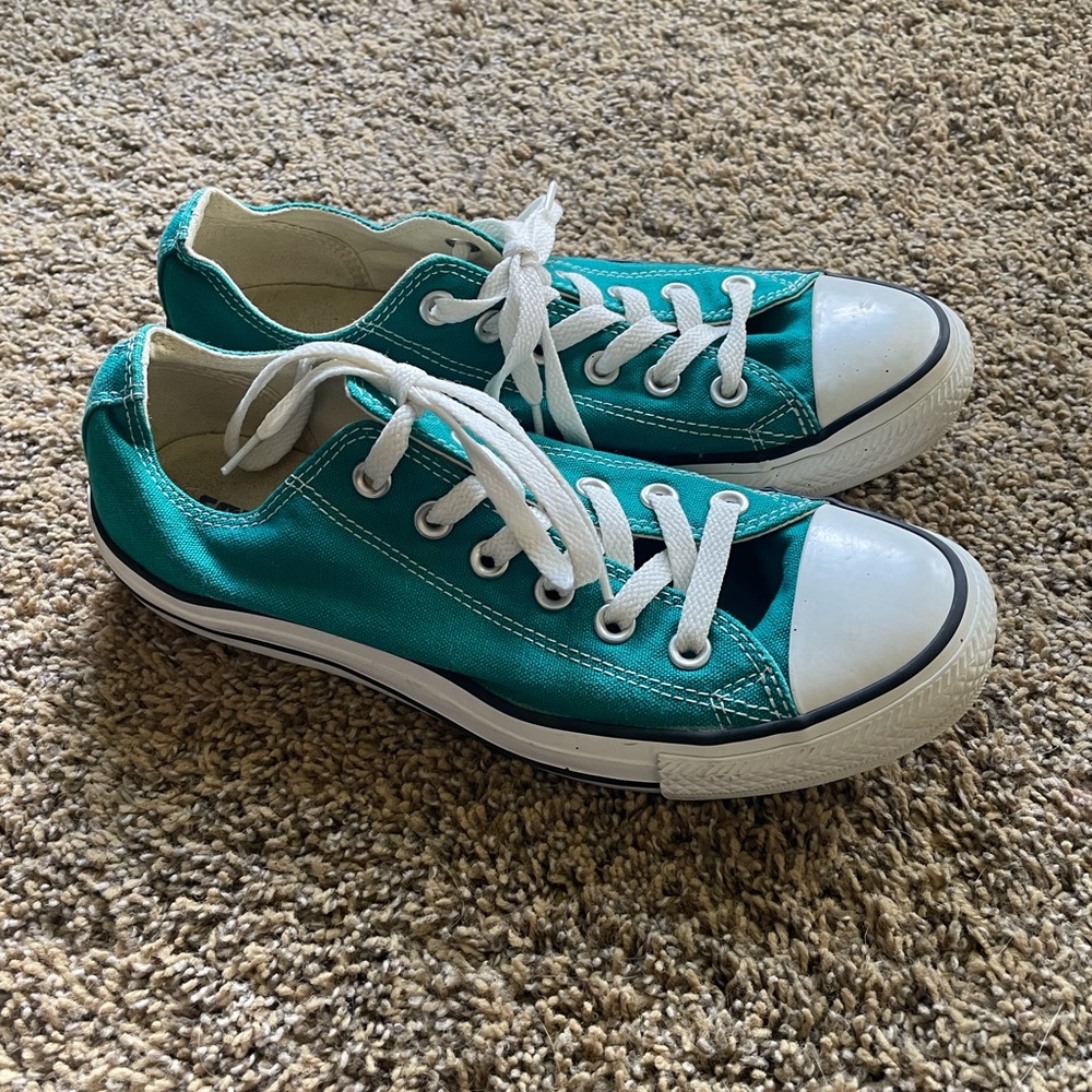 Teal low top converse